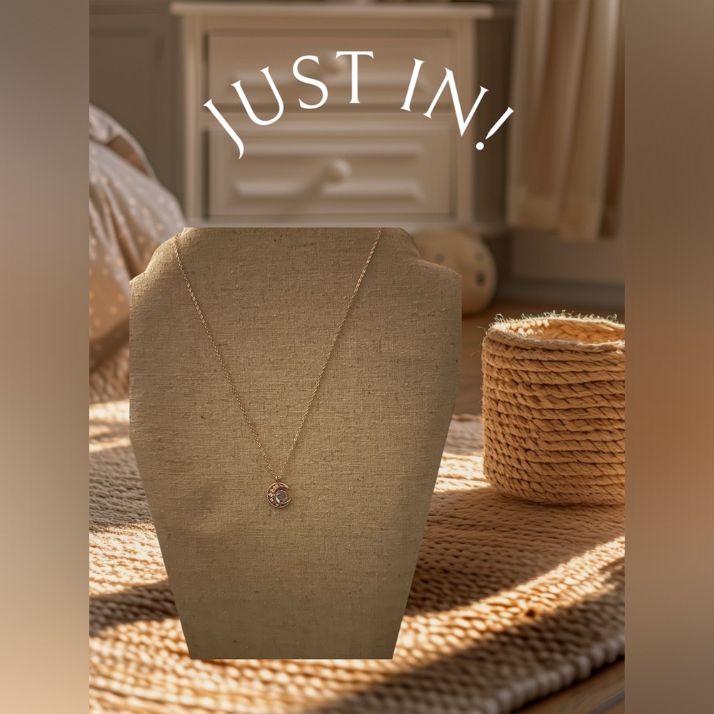 NIP Moonstone Necklace